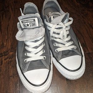 Women's Converse size 7